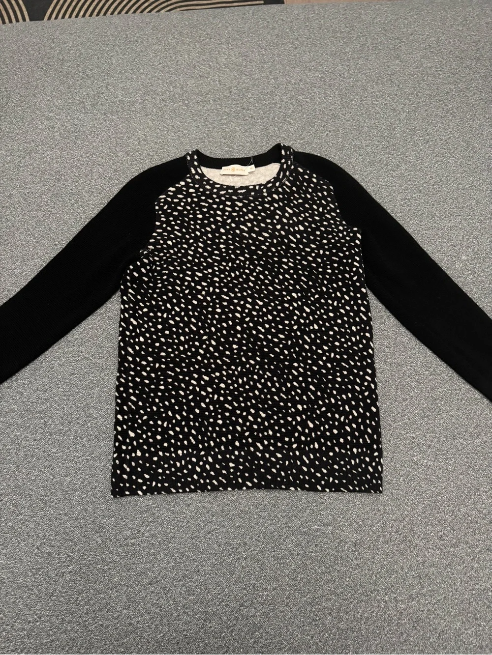 Black & White Dot Long-Sleeve Top